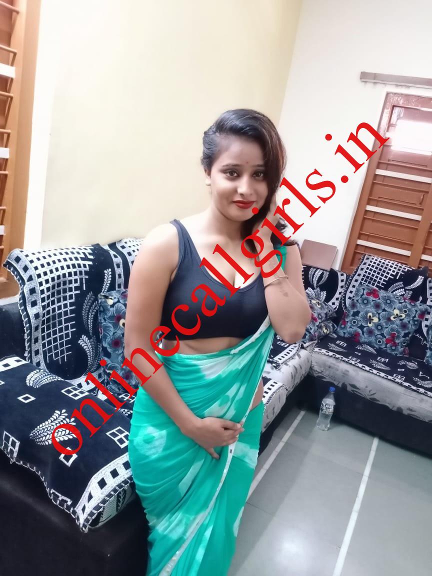 Call Girls in Zirakpur